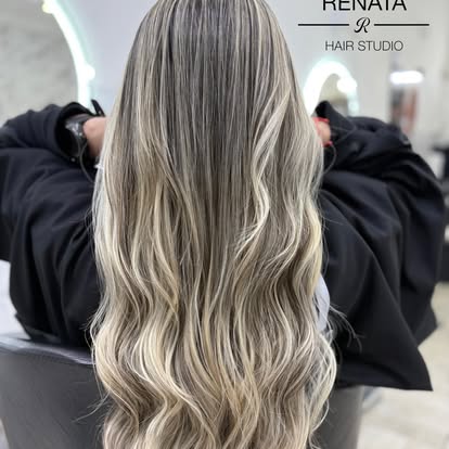 Balayage rubio realizado en Renata Hair Studio